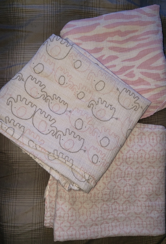 💐3/$20 5 baby blankets